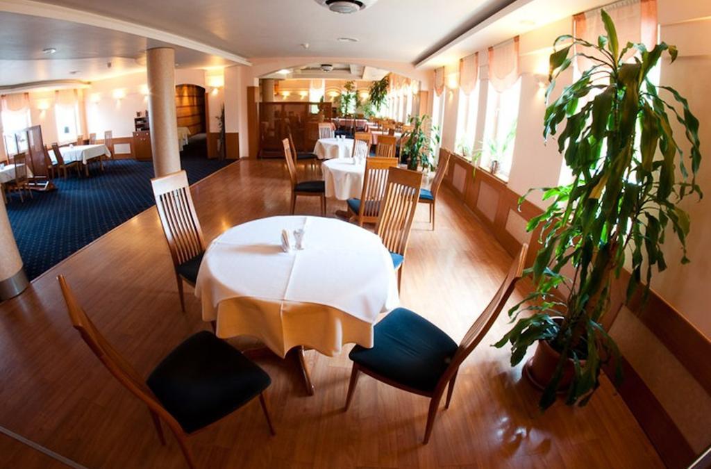 Hotel Naramowice Poznań Extérieur photo